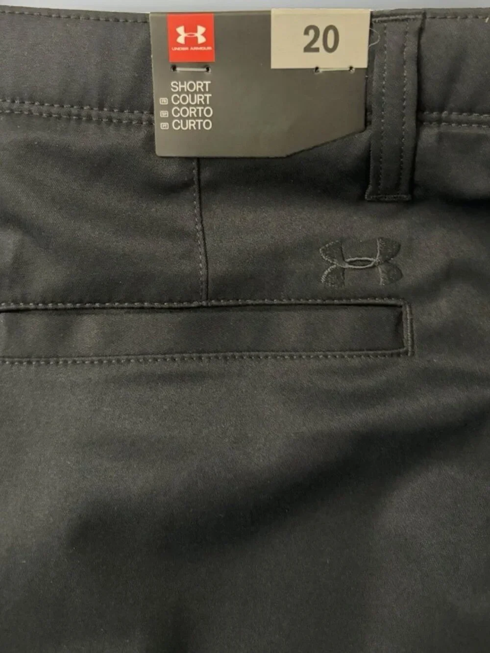 NWT Under Armour Boys 20 Shorts Black Loose Fit (Fits Men ~32 Waist) New